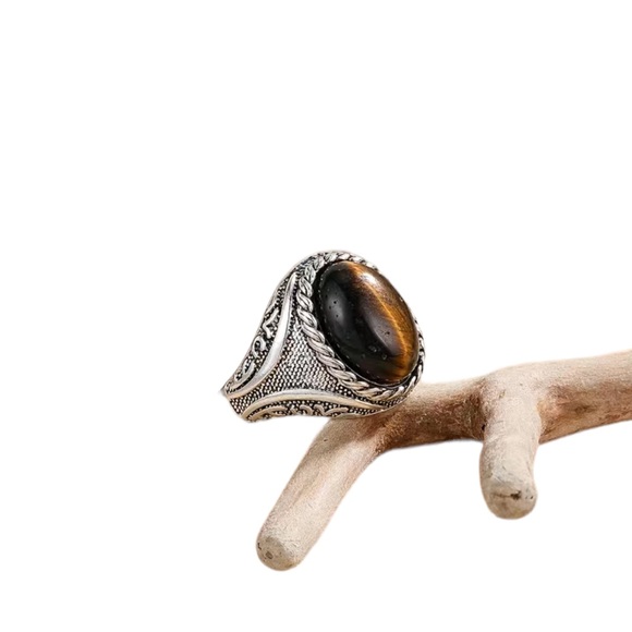 Silver Engraved Ring with Marbled Brown Tiger Oval Stone - Picture 2 of 4